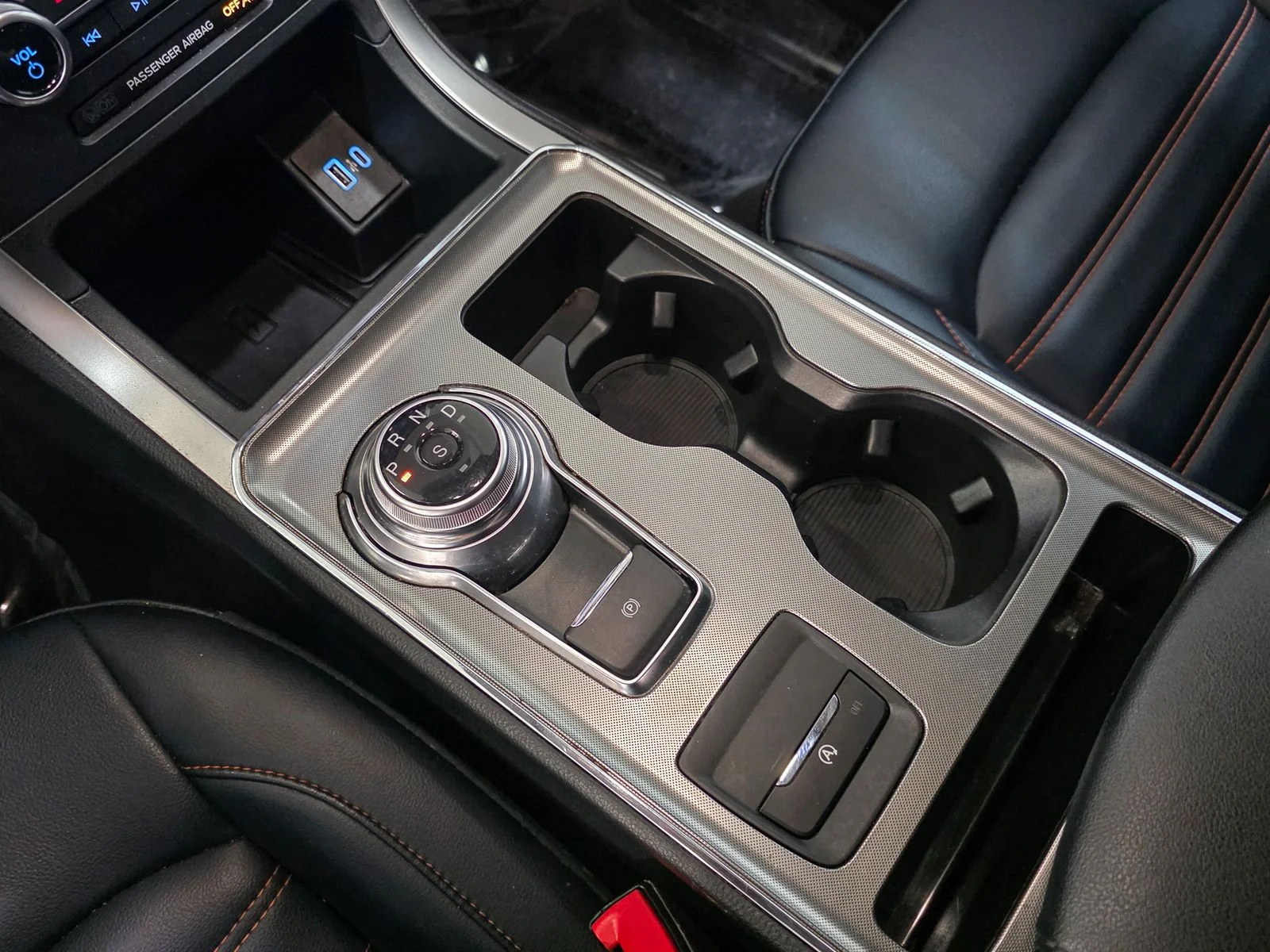 Used 2023 Red Ford SEL image 27