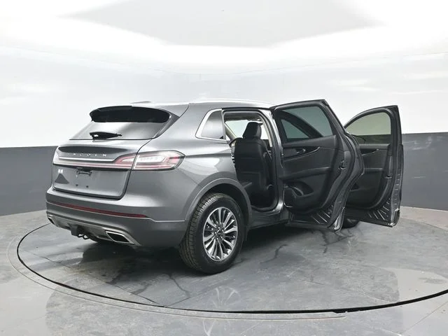 Used 2022 Gray Metallic Lincoln Reserve image 29