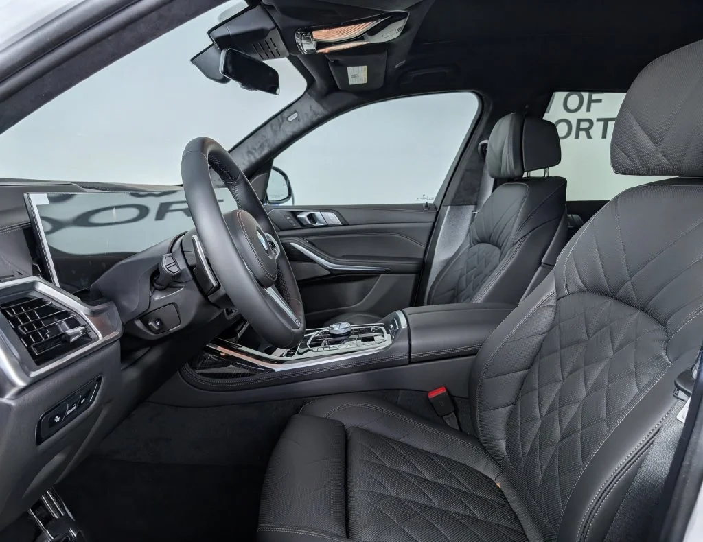 New 2027 White BMW xDrive40i image 2