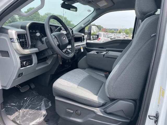 New 2026 Oxford White Ford F-350® XLT image 8