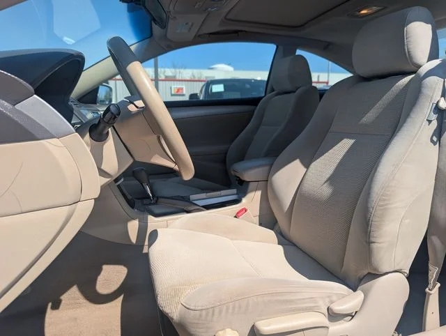 Used 2008 White Toyota  image 7