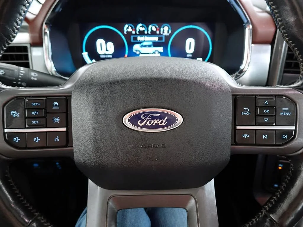 Used 2021 White Ford Lariat image 22