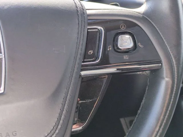 Used 2021 Silver Lincoln Reserve image 18
