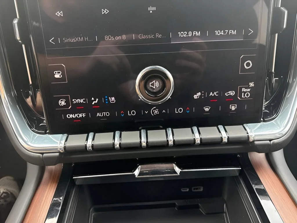 Used 2025 Sterling Metallic GMC Denali image 21