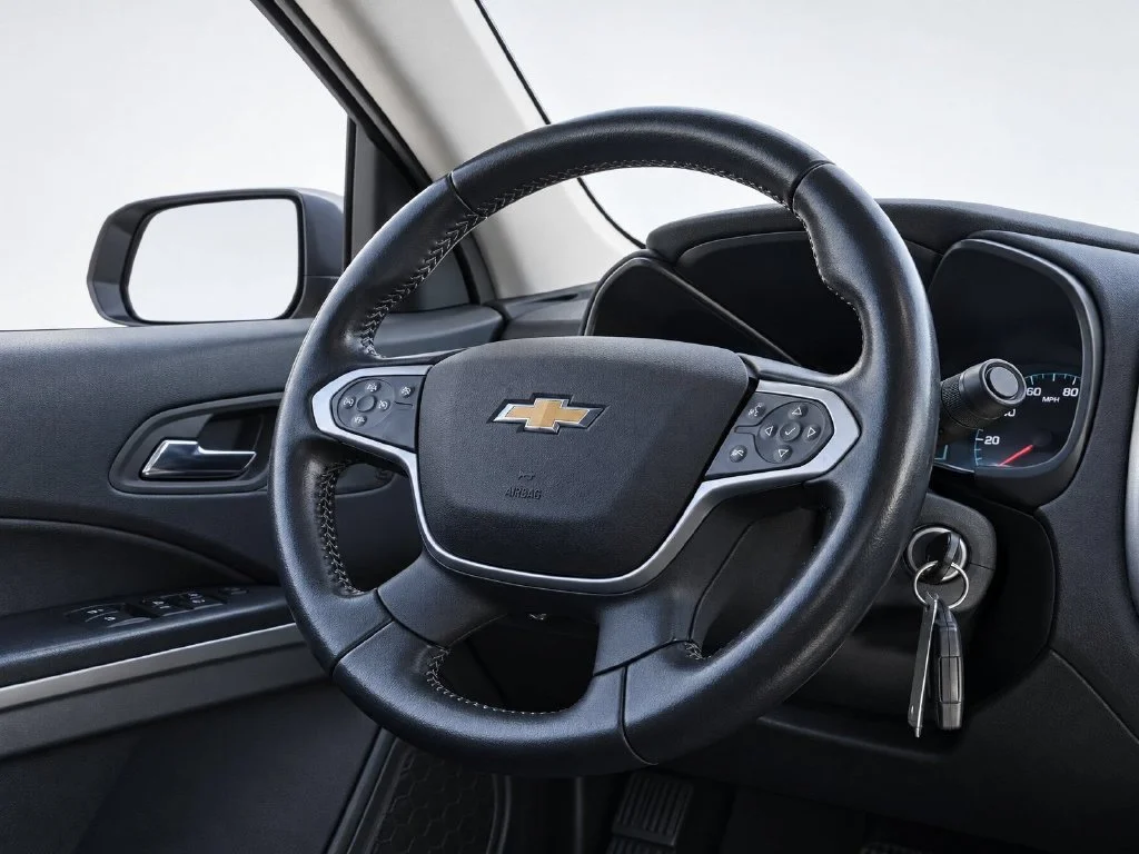 Used 2022 White Chevrolet LT image 17