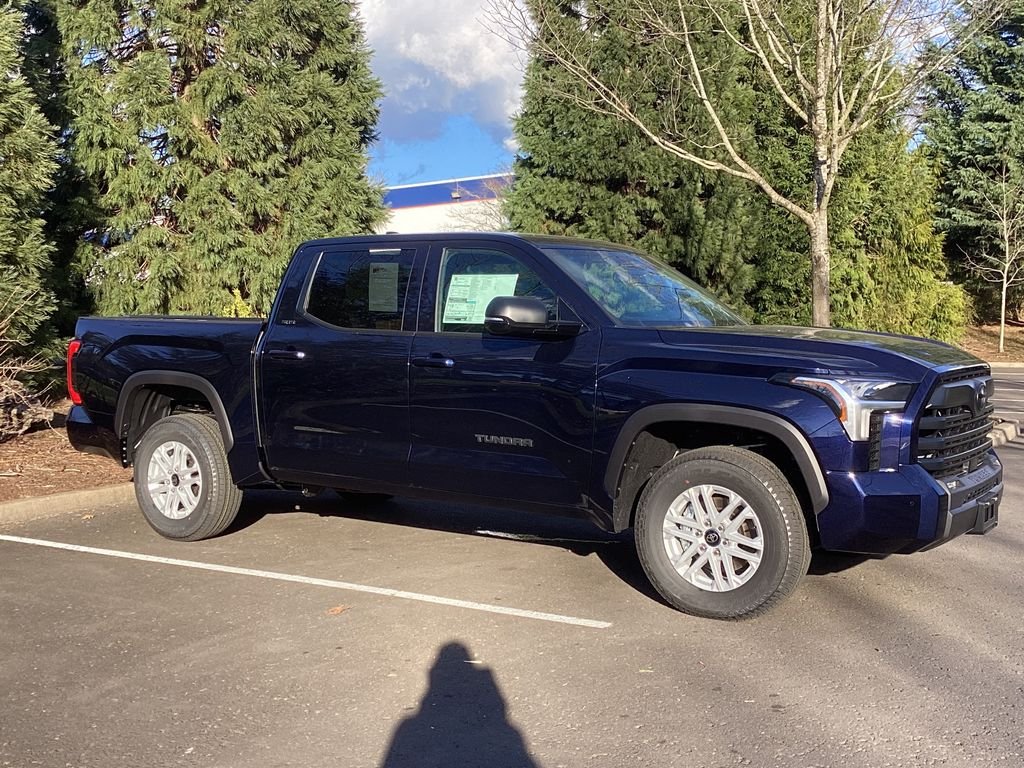 2025 Toyota Tundra SR5 - Photo 9