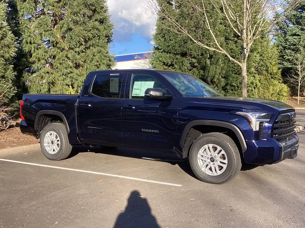 2025 Toyota Tundra SR5 - Photo 9