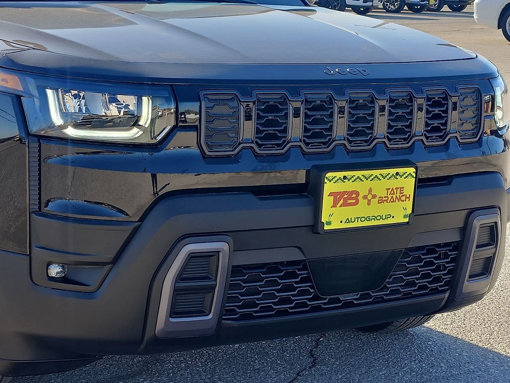 New 2026 Diamond Black Crystal Pearlcoat Jeep Limited image 7