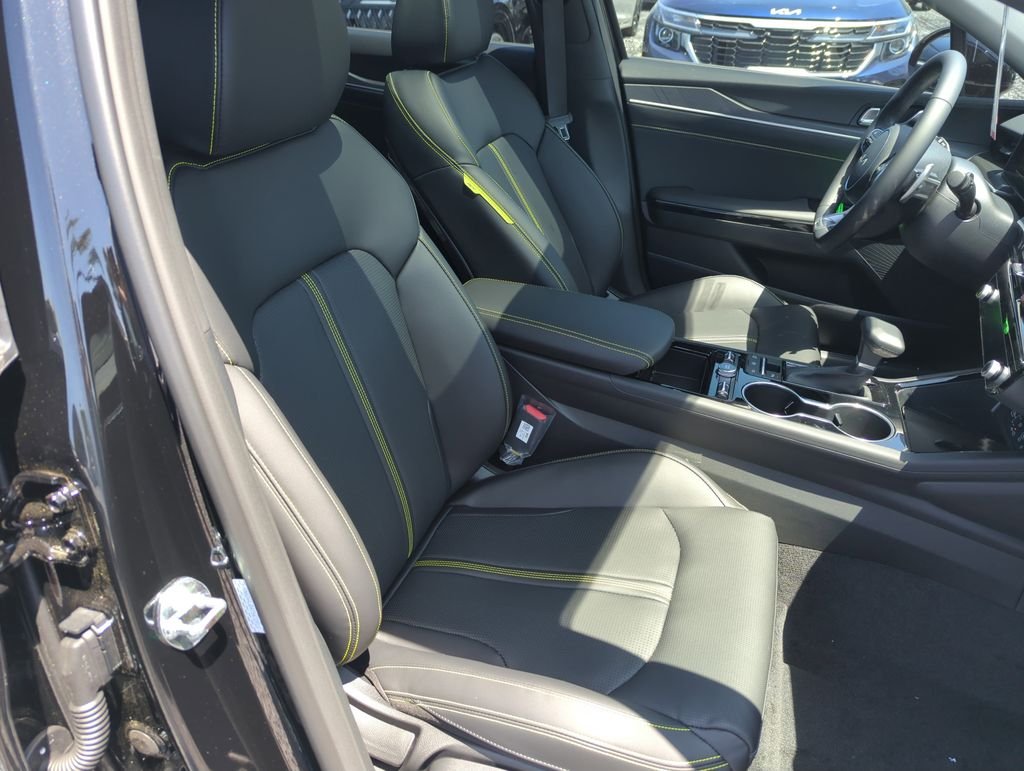 New 2026 Aurora Black Pearl Kia GT image 37
