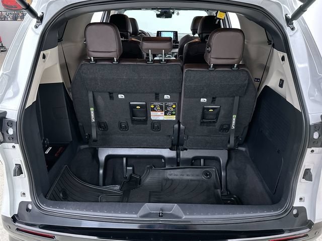 2024 Toyota Sienna Platinum - Photo 39