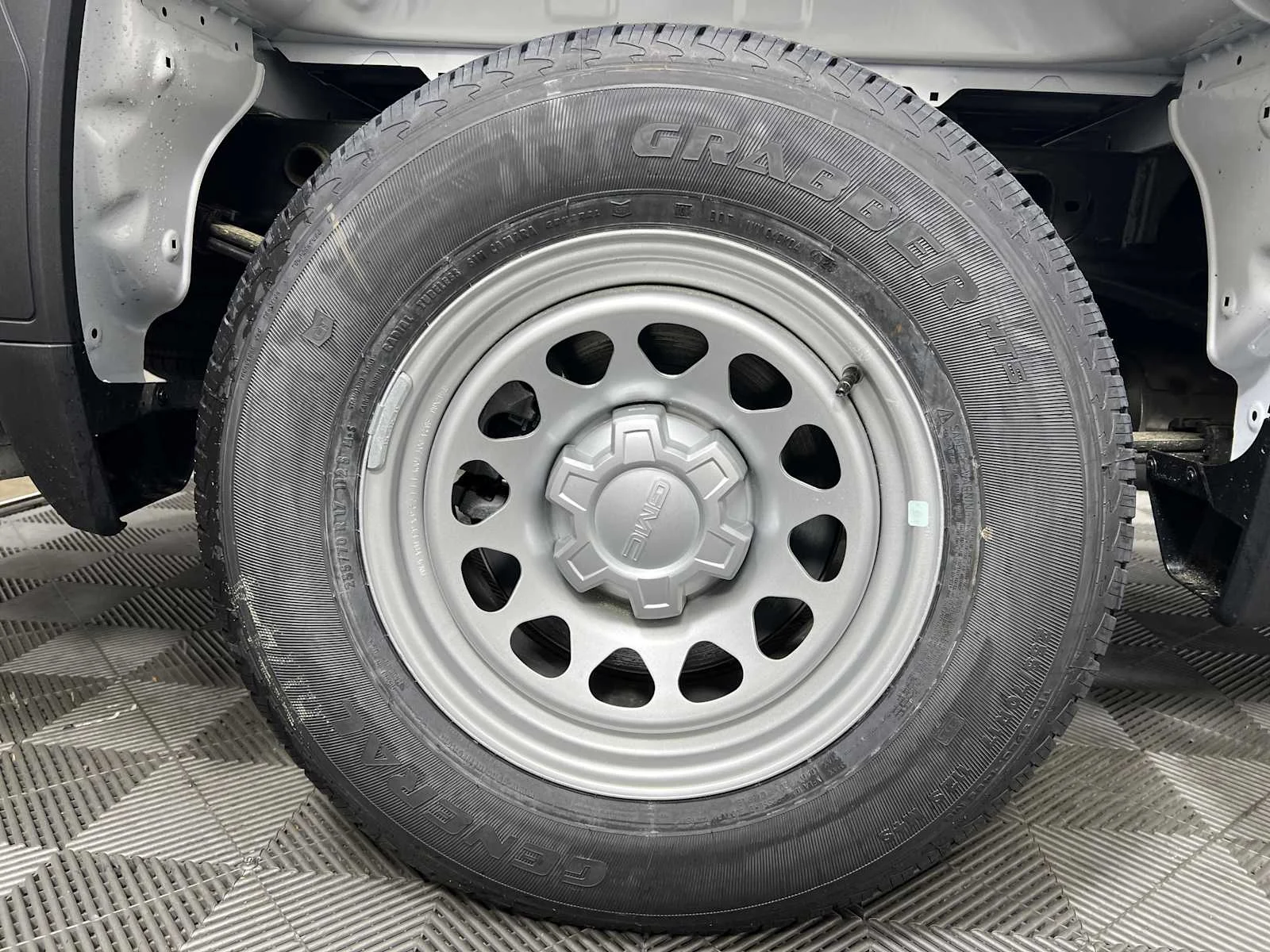 New 2026 Summit White GMC Pro image 15