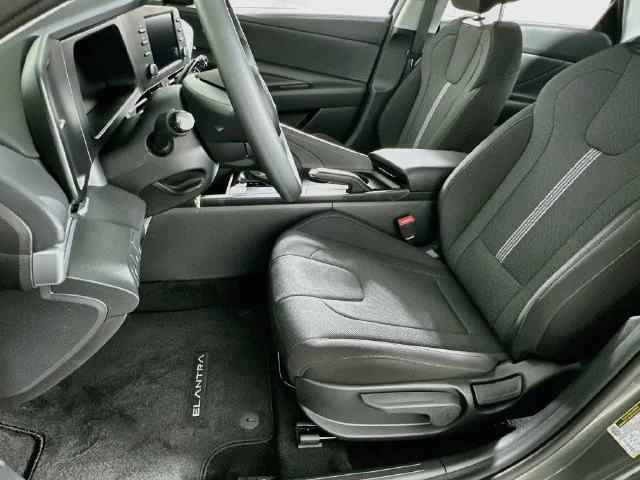 New 2026 Gray Hyundai SE image 9