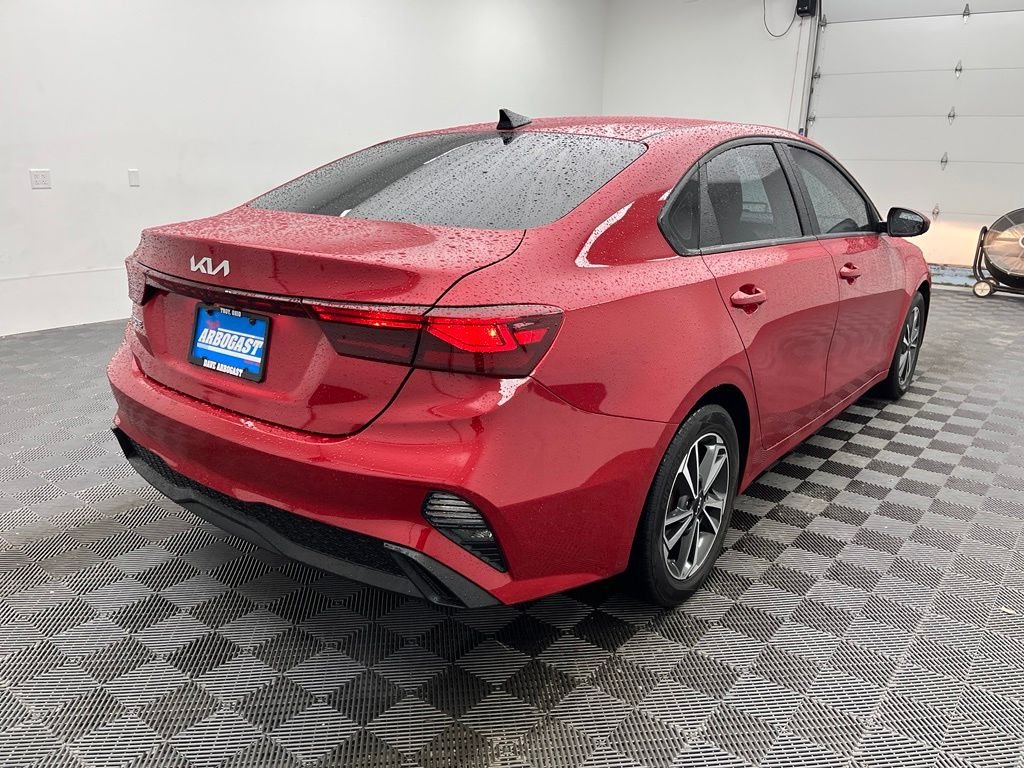 Used 2023 Currant Red Kia LXS image 8