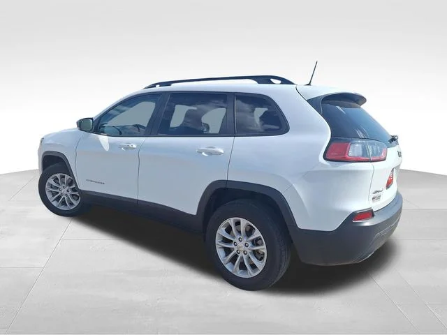Used 2022 White Jeep Latitude Lux image 5