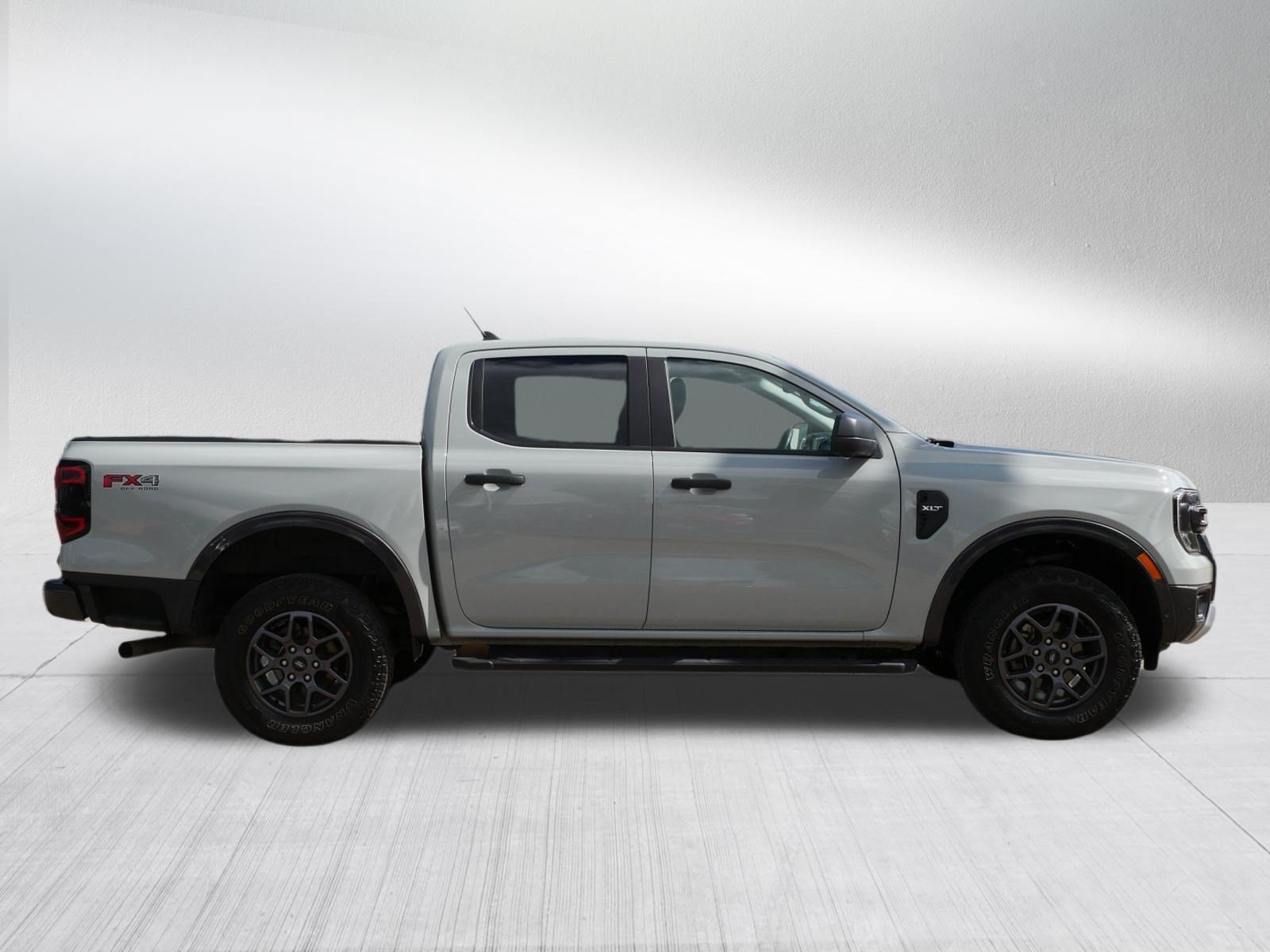 Used 2024 Cactus Grey Ford XLT image 8