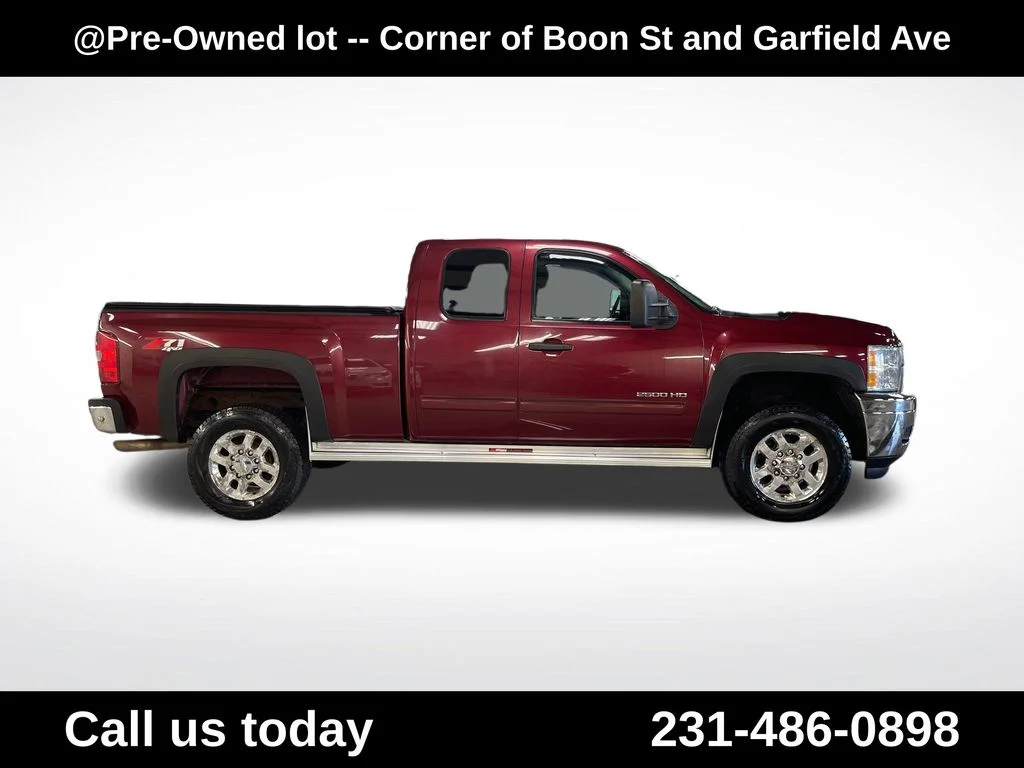 Used 2013 Red Chevrolet LT image 6