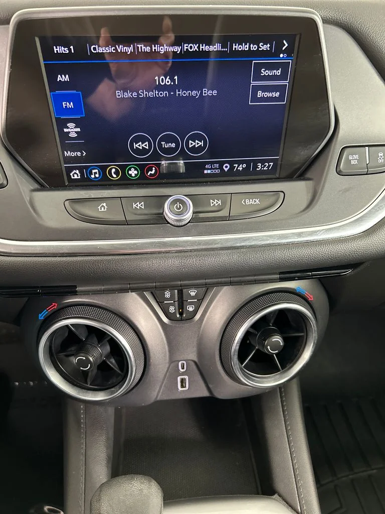 Used 2022 White Chevrolet LT image 14