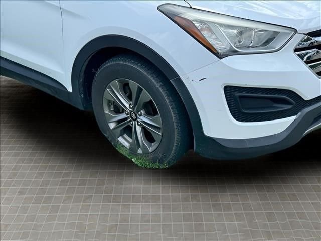 Used 2016 White Hyundai 2.4 Base image 10