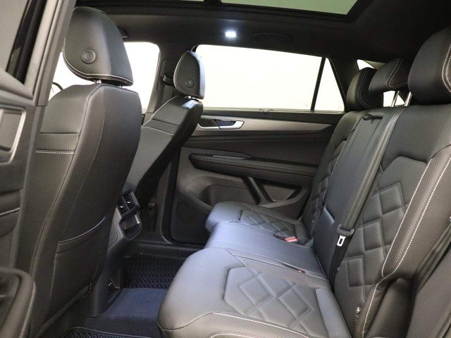 New 2026 Deep Black Pearl Volkswagen 2.0T SE W/TECHNOLOGY image 17