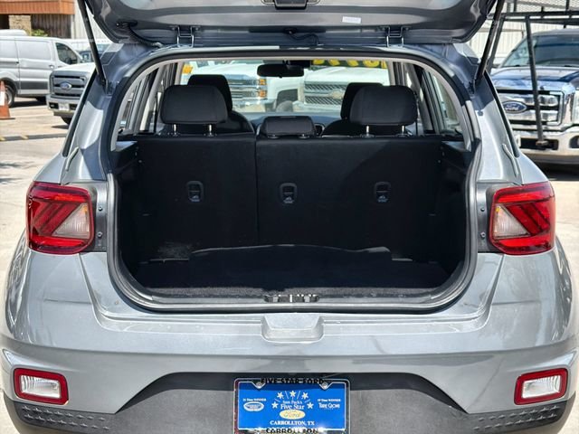Used 2022 Gray Hyundai SE image 22
