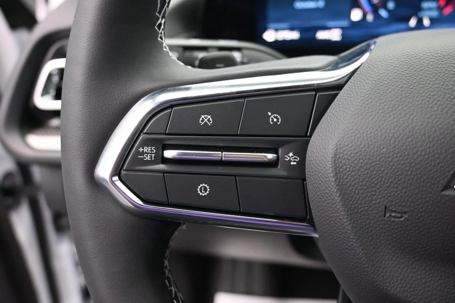 2027 Chevrolet Traverse LT - Photo 23