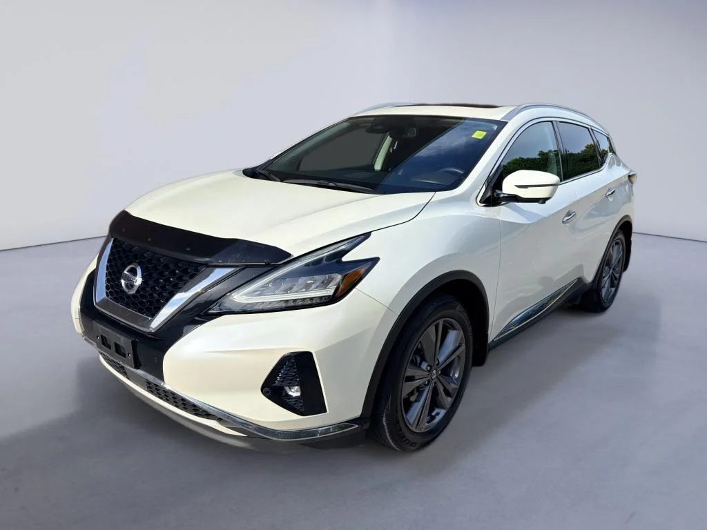 Used 2021 Pearl White Tricoat Nissan Platinum image 1