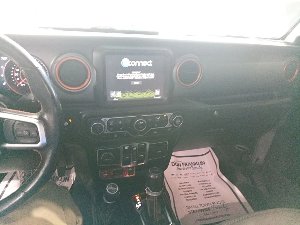 Used 2020 Gray Jeep Mojave image 17