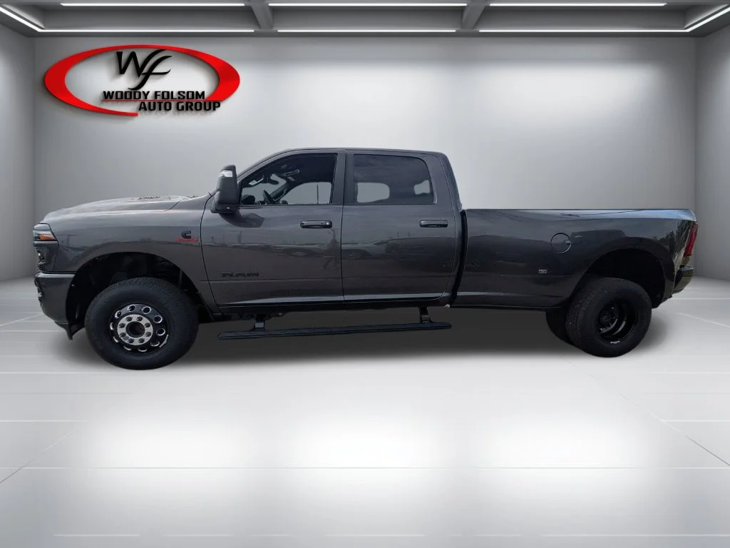 New 2026 Granite Crystal Metallic Clear-Coat Exterior Paint RAM Laramie image 8