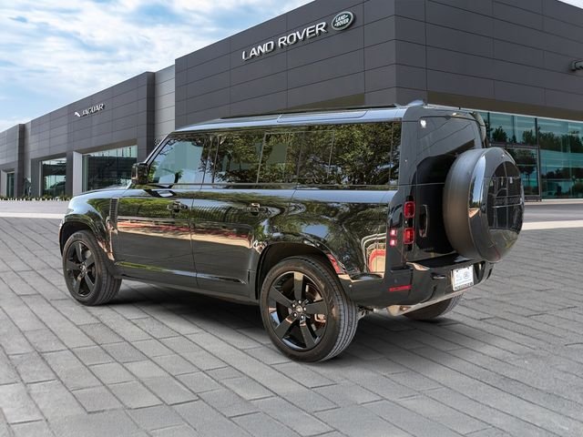 Certified Used 2025 Santorini Black Metallic Land Rover X-Dynamic SE image 3