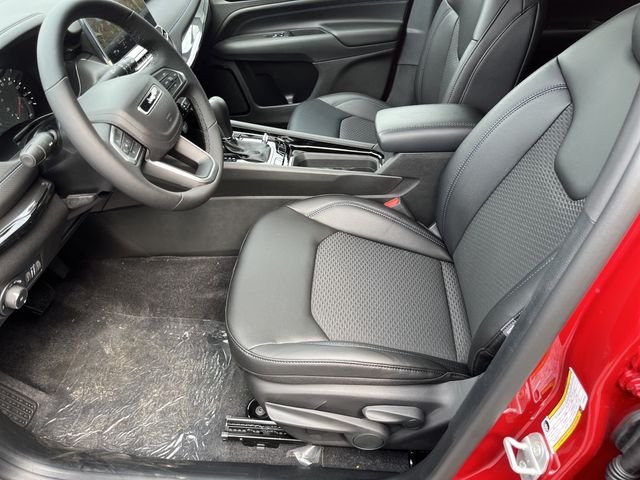 New 2026 Red Hot Pearlcoat Jeep Latitude Altitude image 12