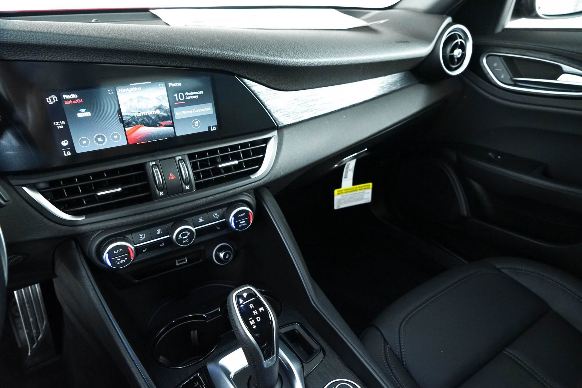 2024 Alfa Romeo Giulia Sprint - Photo 27