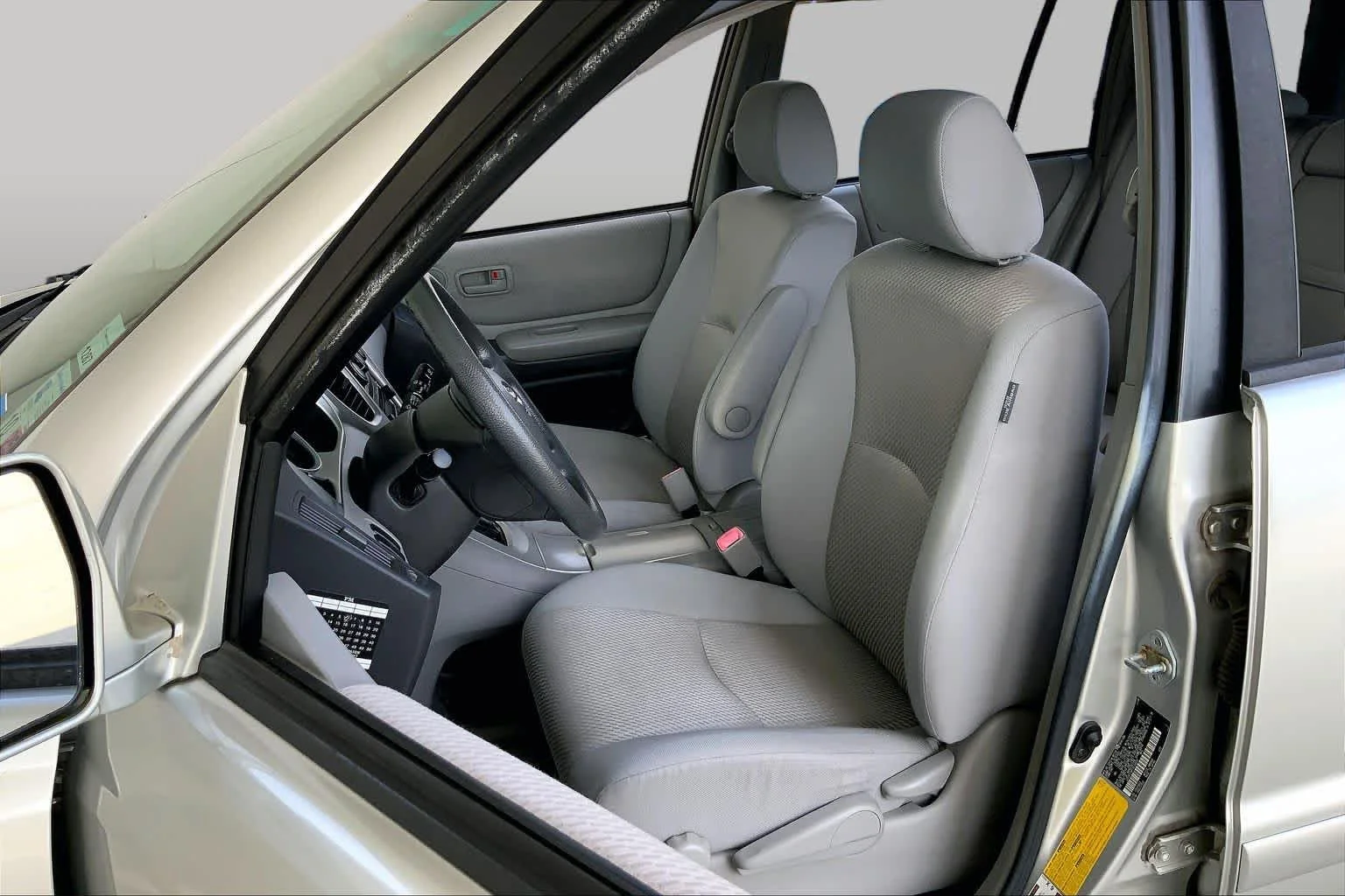 Used 2007 Millenium Silver Metallic Toyota  image 7