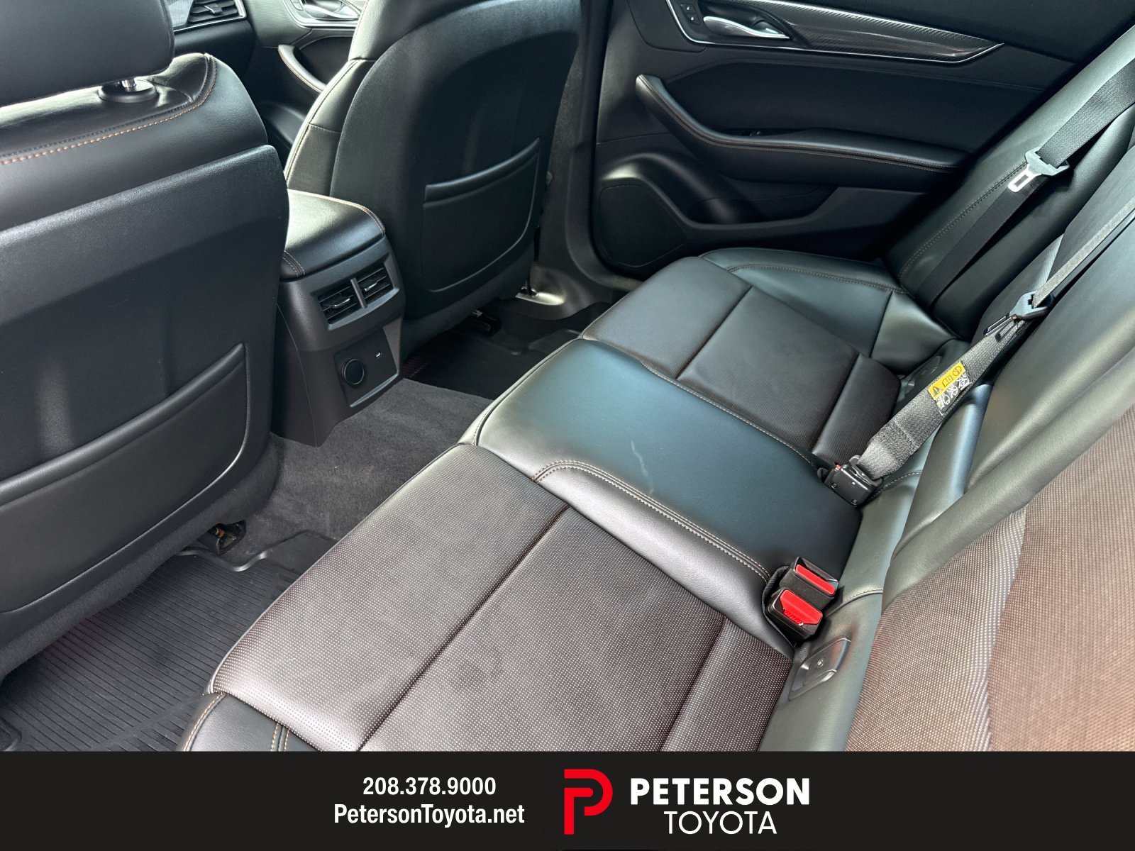 Used 2025  Cadillac Sport image 11