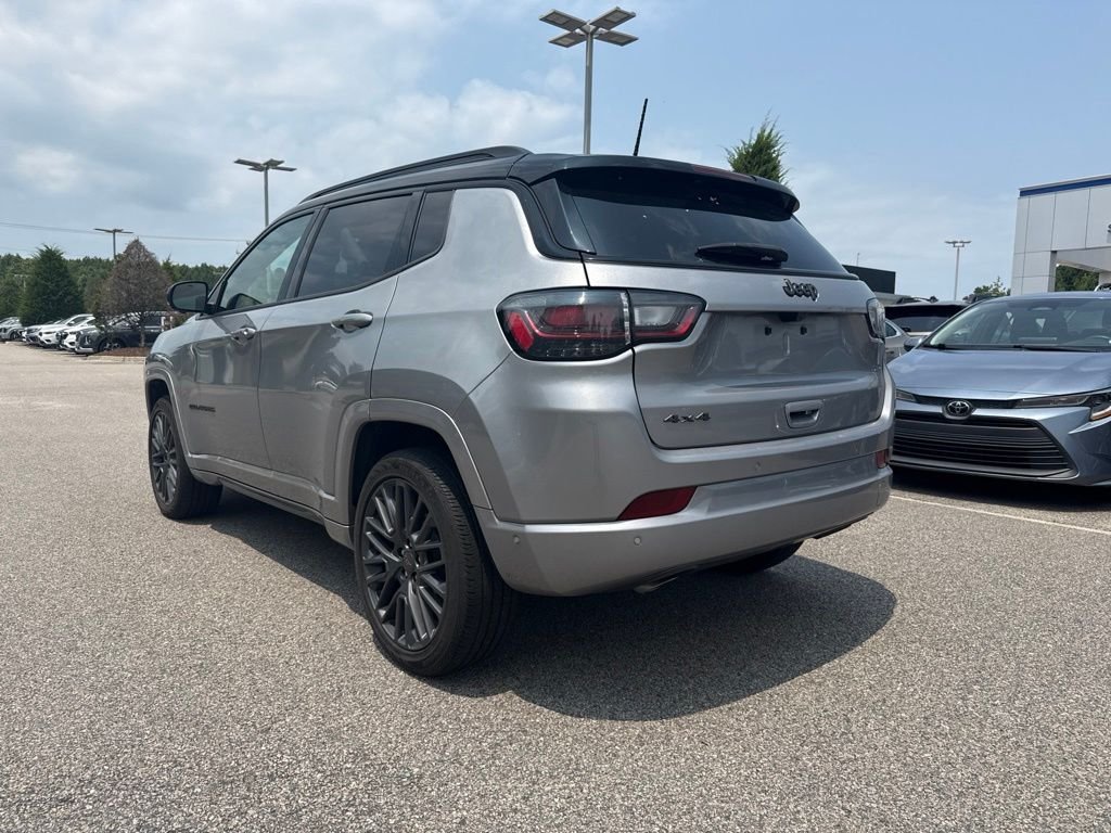 Used 2023 Silver Jeep Limited image 3