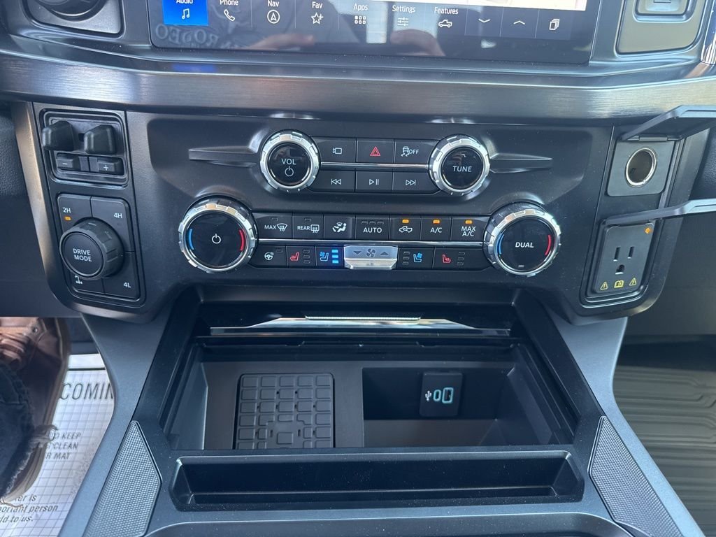 New 2026 Carbonized Gray Metallic Ford Lariat image 26
