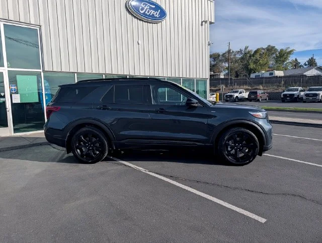 Used 2023 Blue Ford ST-Line image 2