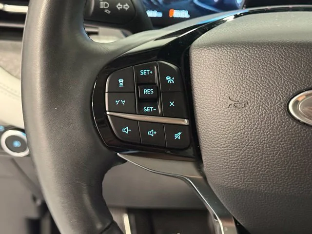 Used 2025 Black Ford Platinum image 17