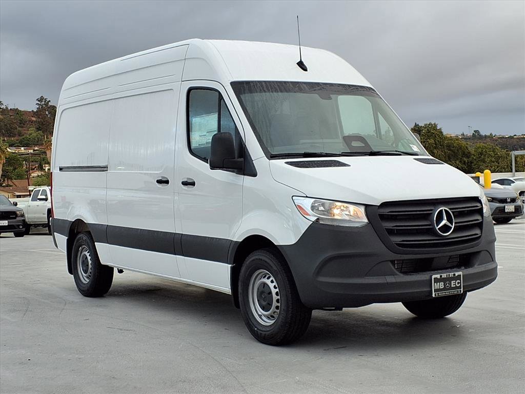 New 2026 Arctic White Mercedes-Benz Cargo 144 WB image 18