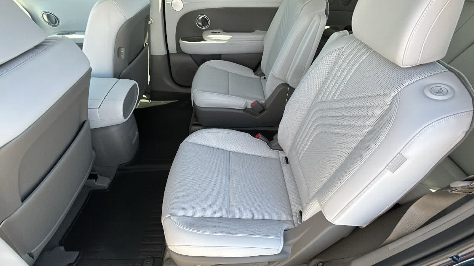 New 2026 Pacific Sapphire Hyundai Blue SEL Premium 7P image 24