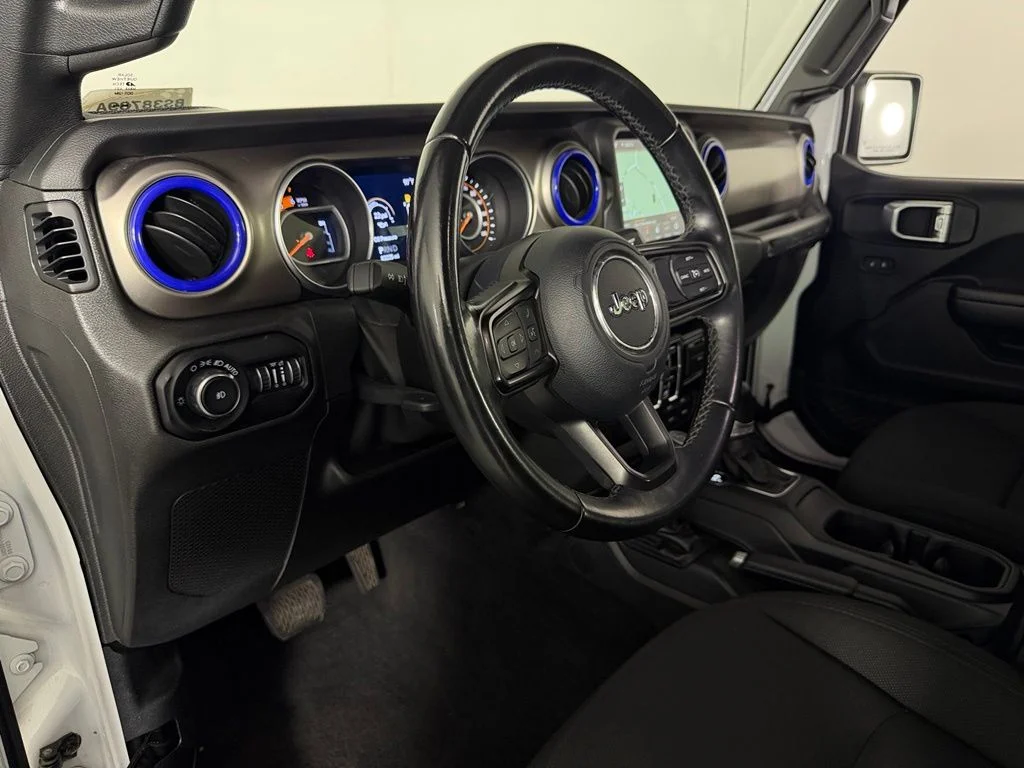Used 2021 White Jeep Unlimited Willys image 18