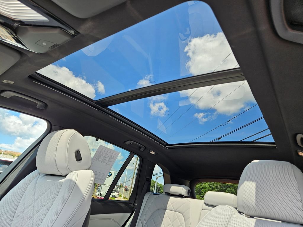 Certified Used 2026 Mineral White Metallic BMW xDrive40i image 41