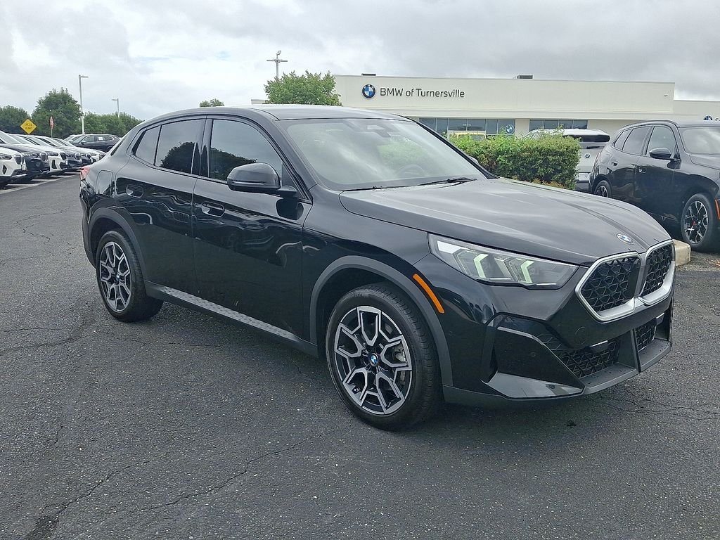 Certified Used 2025 Black Sapphire Metallic BMW xDrive28i image 3