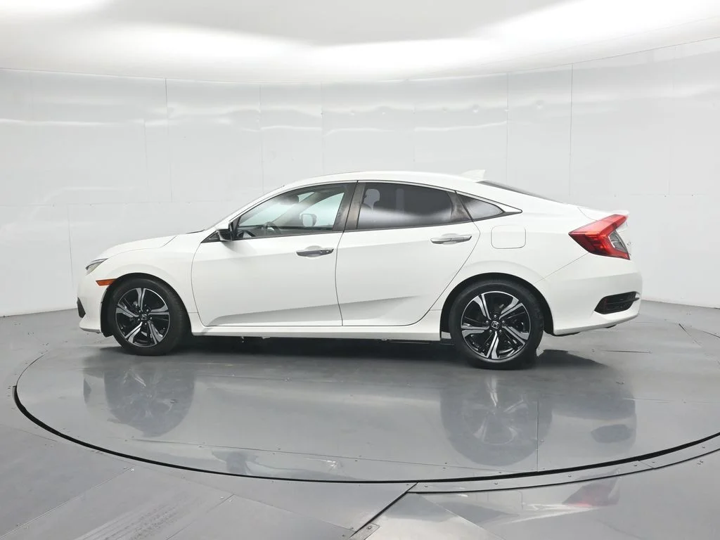 Used 2016 White Honda Touring image 5