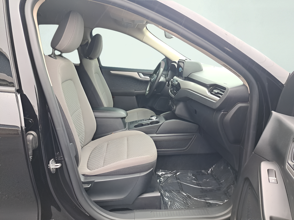 Used 2020 Black Ford SE image 17