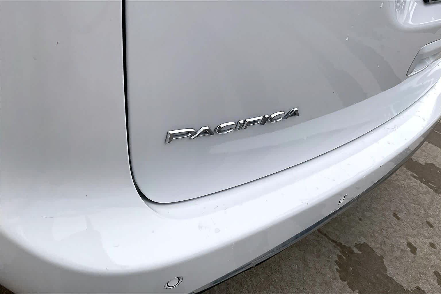 Used 2024 Bright White Clearcoat Chrysler Touring L image 30