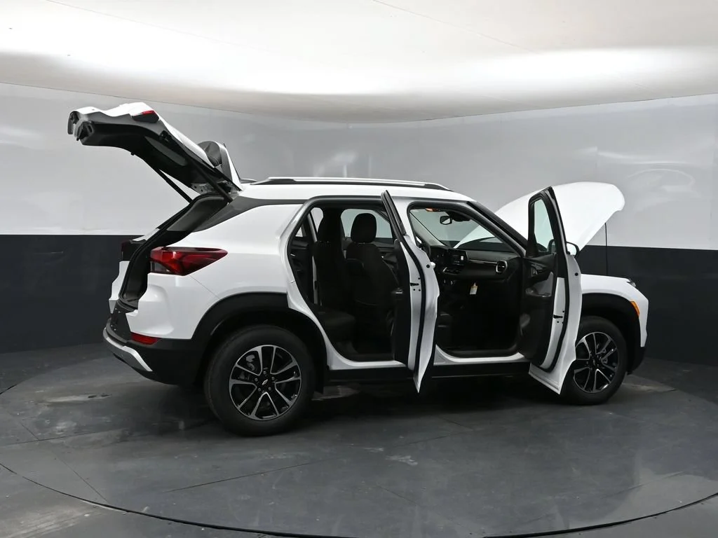 New 2026 Summit White Chevrolet LT image 35
