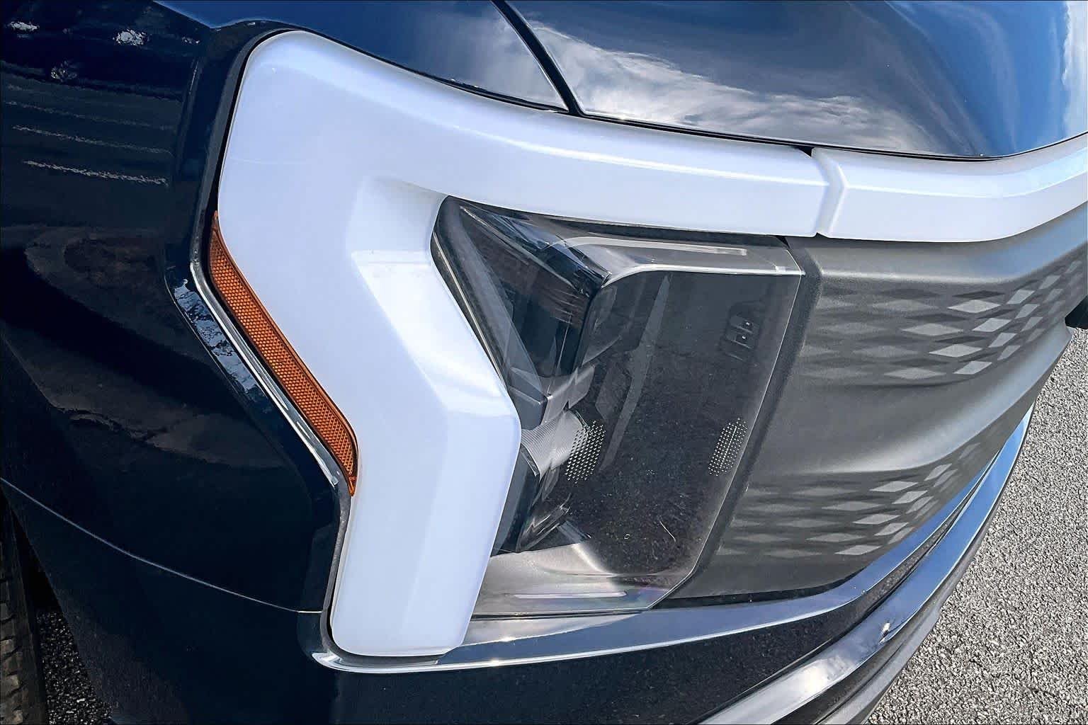New 2025 Antimatter Blue Metallic Ford XLT image 13