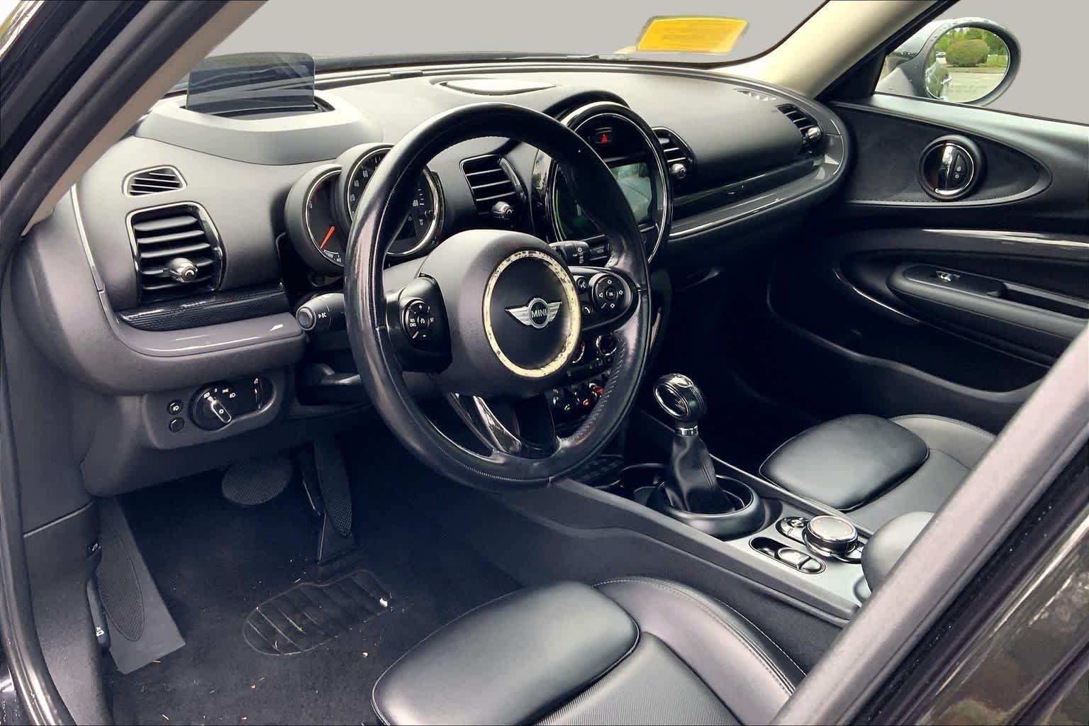 Used 2018 Midnight Black Metallic MINI Cooper S image 17