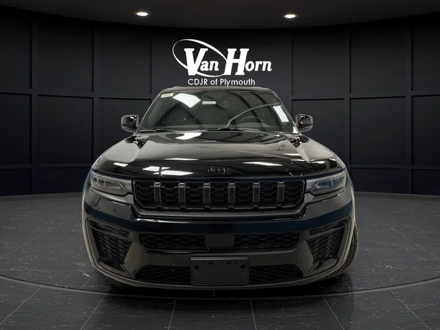 New 2026 Diamond Black Crystal Pearl-Coat Exterior Paint Jeep Altitude image 12