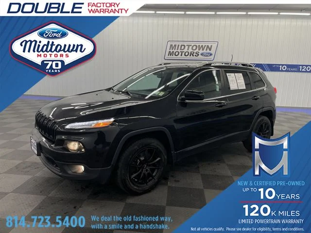 Used 2016 Brilliant Black Crystal Pearlcoat Jeep Latitude image 1